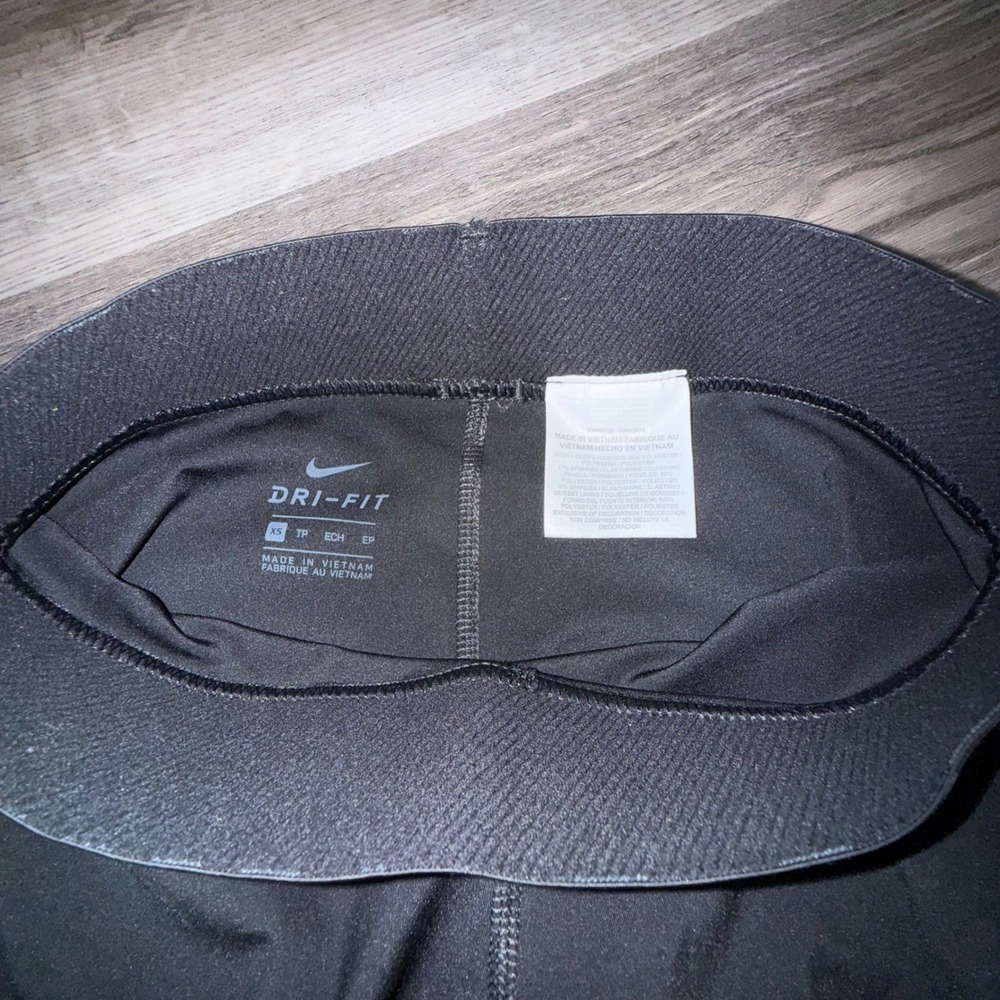 Nike Pro Set XS Black Dri-FIT Crop Top Leggings Mesh Logo Athleisure Gymwear - Picture 8 of 16